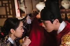 穿越到女少又丑的np世界
